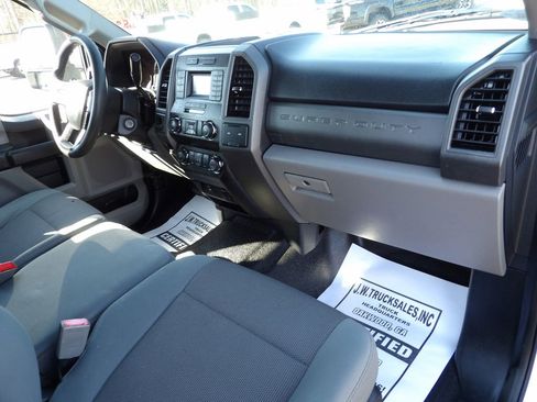 Used 2019 Ford F250 XL w/ Power Equipment Group image 40