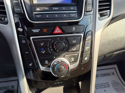Used 2013 Hyundai Elantra GT w/ Style Pkg image 27
