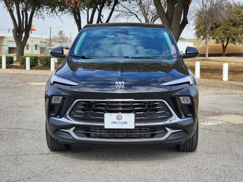 Certified 2024 Buick Encore GX Preferred w/ Comfort Package image 2