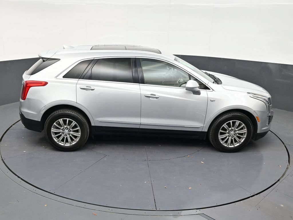 Used 2017 Cadillac XT5 Luxury w/ Driver Awareness Package FWD image 17