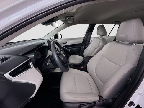 Certified 2025 Toyota Corolla Cross L FWD image 14