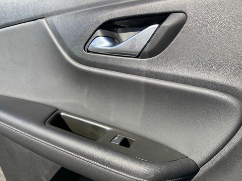 Used 2025 Chevrolet Blazer LT image 12