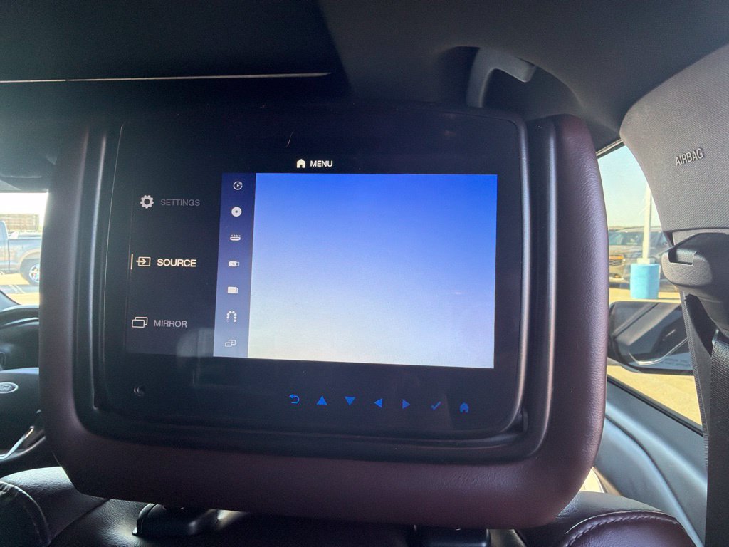 Used 2020 Ford Explorer Platinum w/ Premium Technology Package AWD/4WD image 43