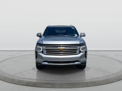 Used 2024 Chevrolet Tahoe High Country AWD/4WD image 3
