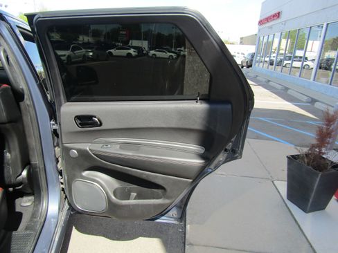 Used 2020 Dodge Durango SRT w/ Technology Group AWD/4WD image 17