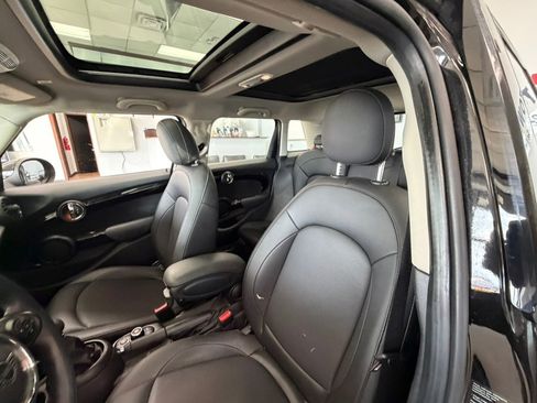 Used 2019 MINI Cooper 4-Door Hardtop FWD image 19