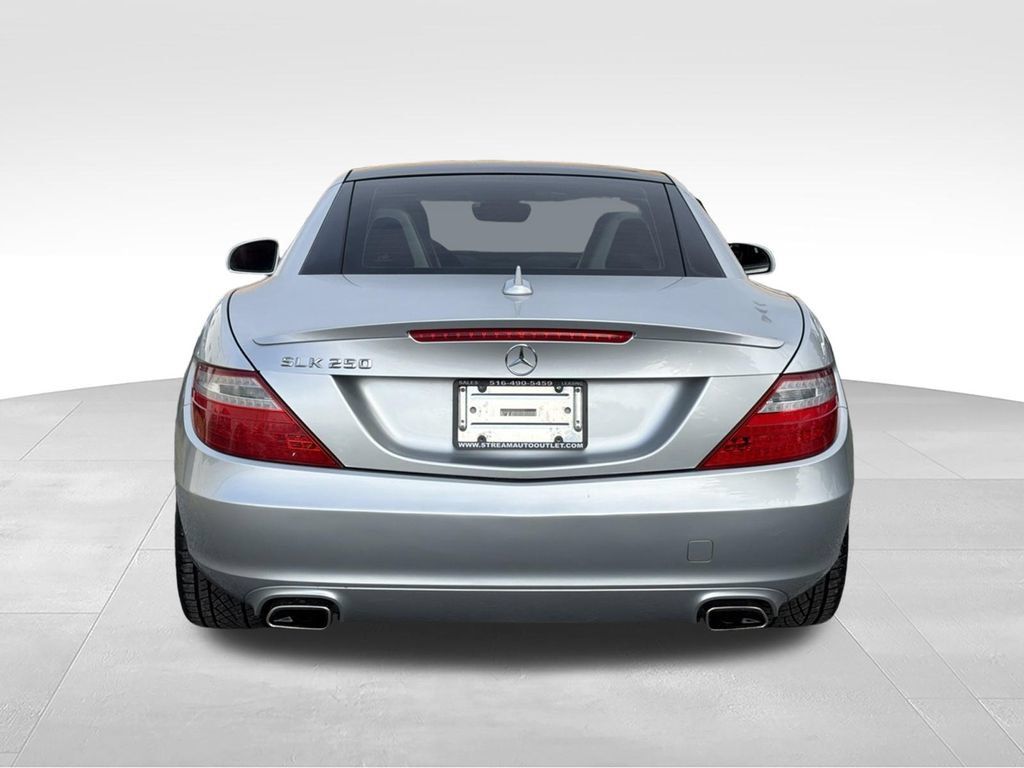 Used 2015 Mercedes-Benz SLK 250 image 7