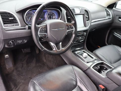 Used 2016 Chrysler 300 Limited image 4