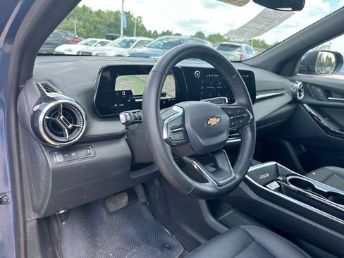 Used 2025 Chevrolet Equinox LT w/ Convenience Package II FWD image 13