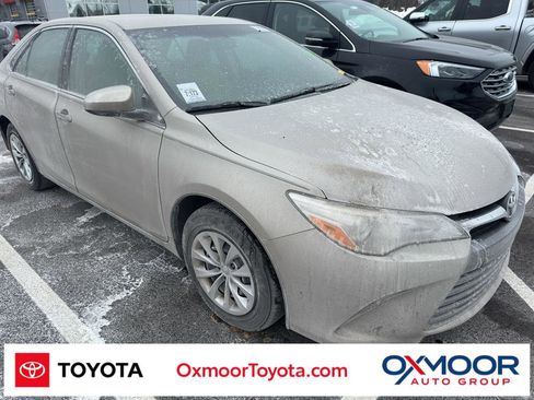 Used 2016 Toyota Camry LE image 1