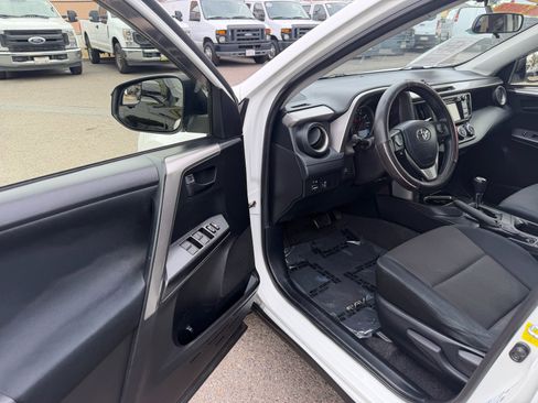 Used 2016 Toyota RAV4 LE AWD/4WD image 16