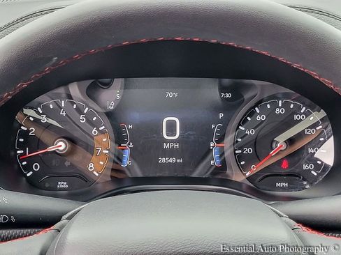 Used 2025 Jeep Compass Trailhawk AWD/4WD image 17