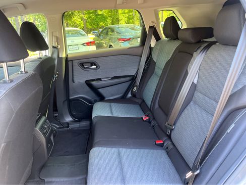 Used 2023 Nissan Rogue SV image 24