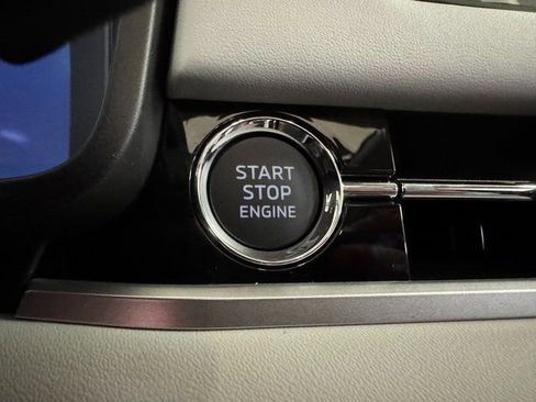 New 2026 Mitsubishi Outlander SE image 11