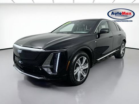 Used 2024 Cadillac Lyriq Tech AWD/4WD image 3