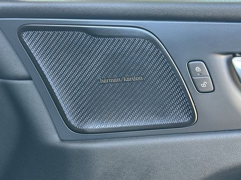Certified 2023 Volvo XC60 B5 Plus w/ Climate Package FWD image 21