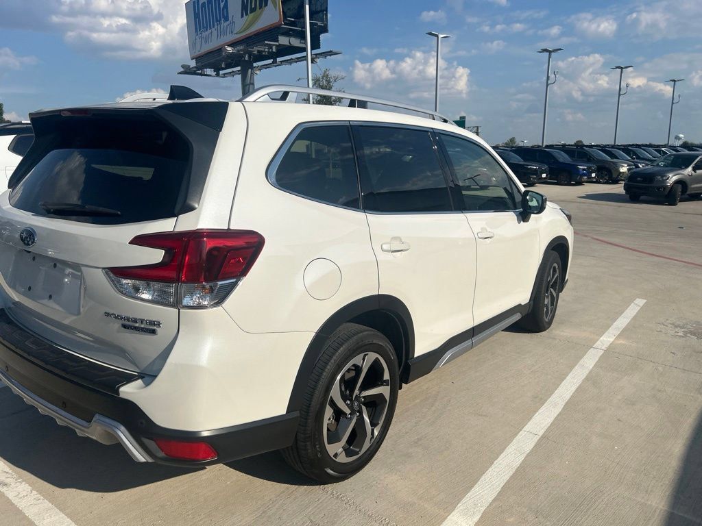 Used 2024 Subaru Forester Touring AWD/4WD image 3