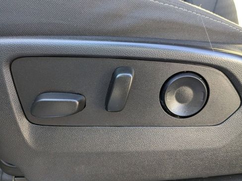 Used 2024 Chevrolet Silverado 2500 LT w/ Texas Edition image 21