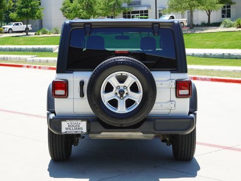 Used 2021 Jeep Wrangler Unlimited Sport AWD/4WD image 4