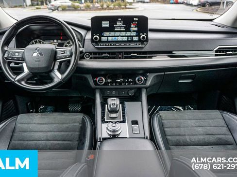 Used 2024 Mitsubishi Outlander SE image 27