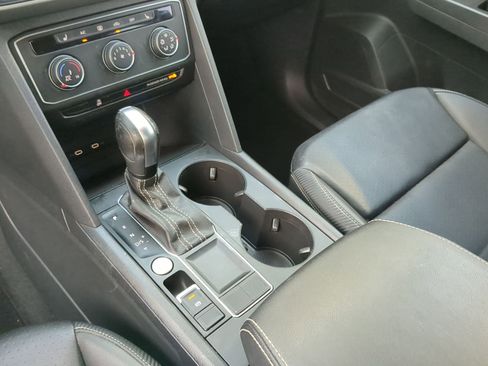 Used 2023 Volkswagen Atlas Cross Sport SE image 19