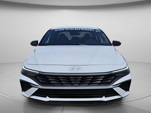 Certified 2025 Hyundai Elantra Sport FWD image 5