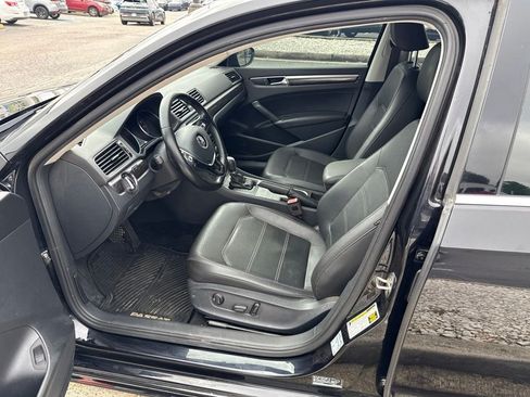 Used 2018 Volkswagen Passat 2.0T SE FWD image 5