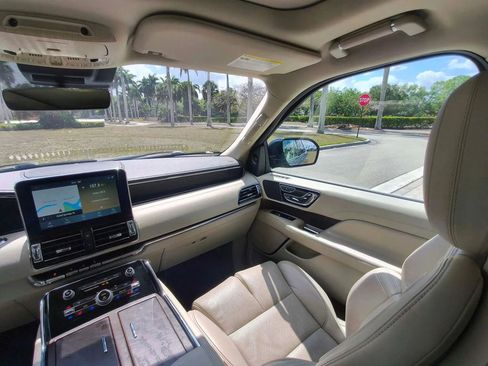 Used 2020 Lincoln Navigator Reserve w/ Equipment Group 201A Reserve RWD image 28
