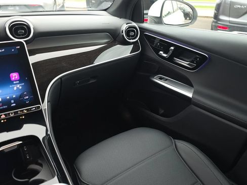 Certified 2025 Mercedes-Benz GLC 300 image 27