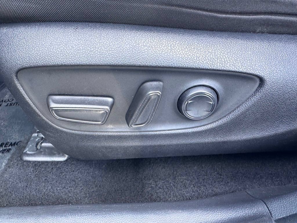 Used 2024 Toyota RAV4 XLE FWD image 19