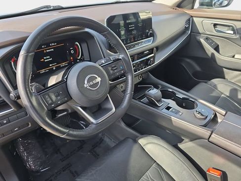 Used 2022 Nissan Rogue Platinum image 19