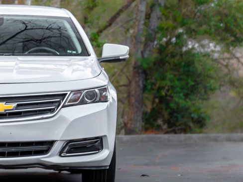 Used 2019 Chevrolet Impala LT image 38