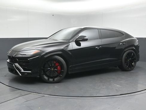 Used 2021 Lamborghini Urus image 4