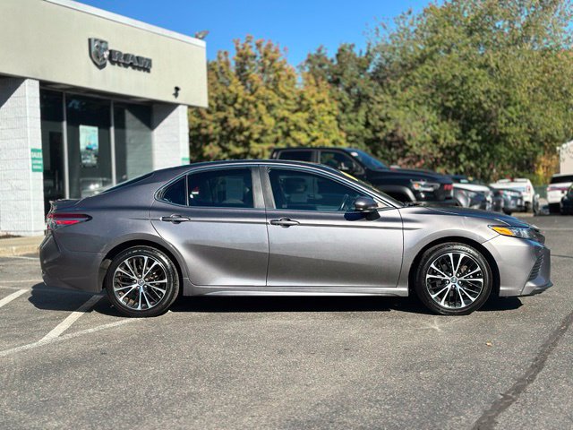 Used 2018 Toyota Camry SE FWD image 6