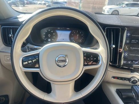 Used 2020 Volvo XC60 T6 Inscription image 12