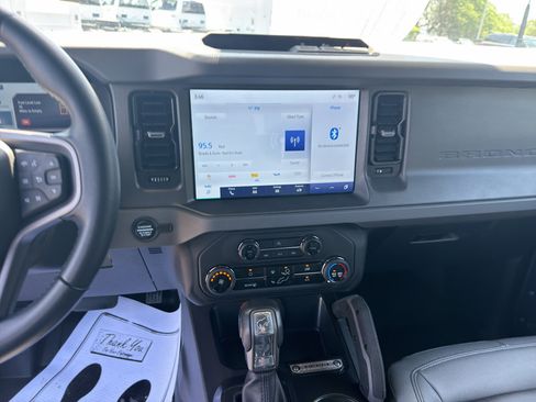 Used 2024 Ford Bronco Big Bend AWD/4WD image 9