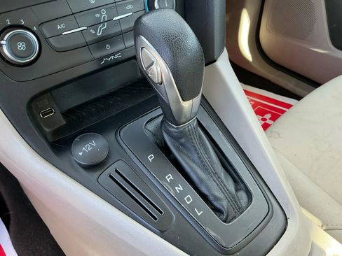Used 2018 Ford Focus SE image 30