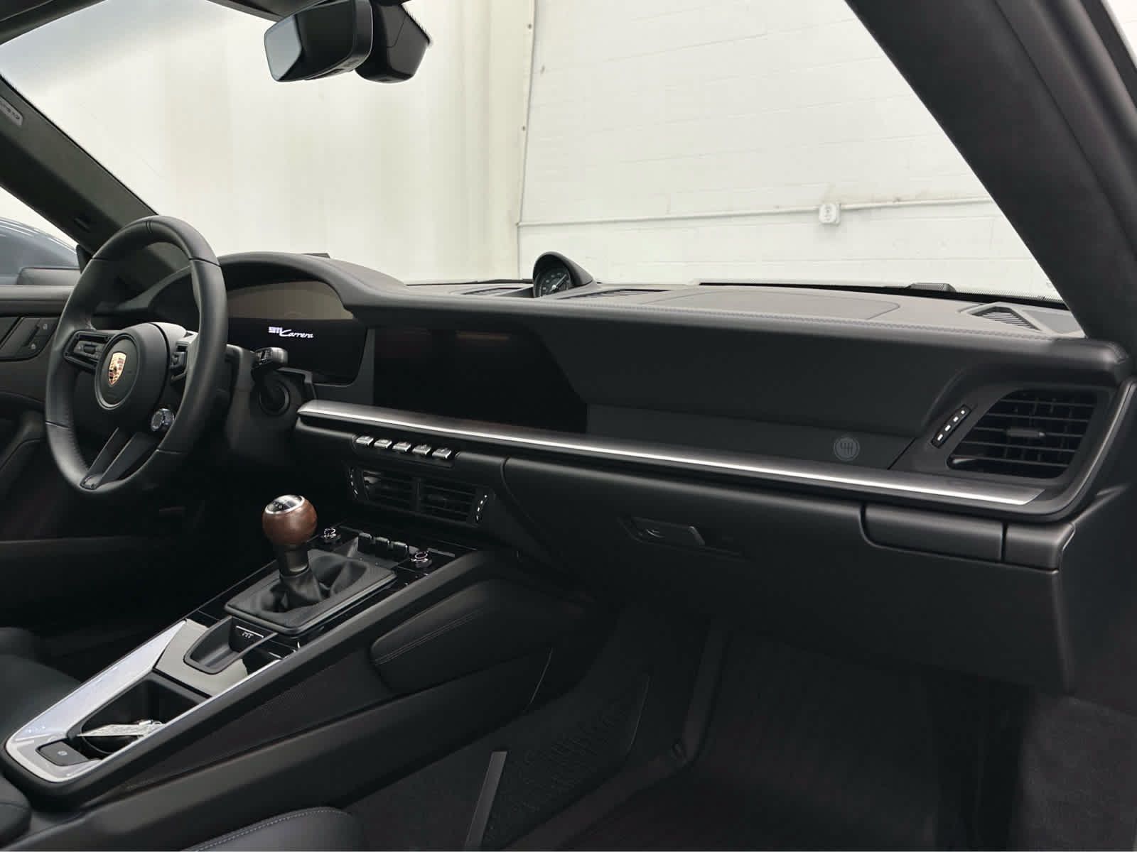 Used 2025 Porsche 911 Carrera T RWD image 13