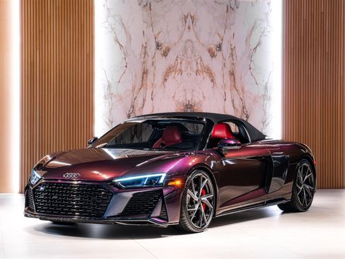 Used 2022 Audi R8 V10 w/ Carbon Exterior Package image 2