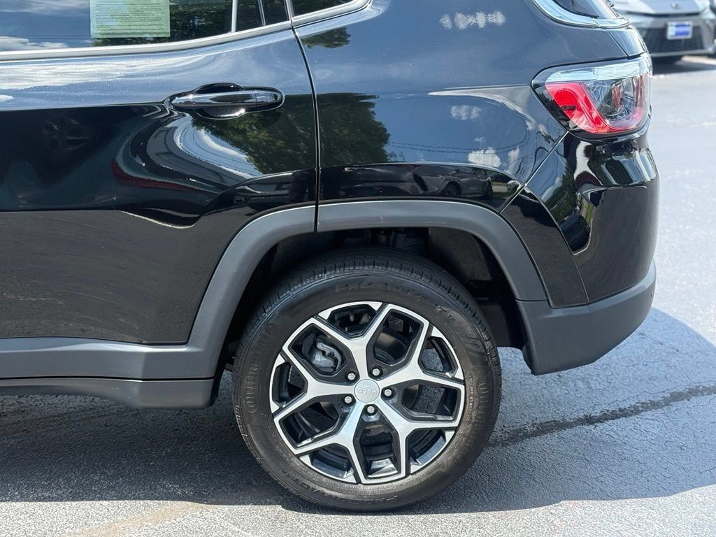 Used 2024 Jeep Compass Limited AWD/4WD image 4