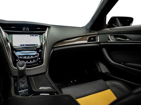 Used 2017 Cadillac CTS V w/ Carbon Fiber Package RWD image 45