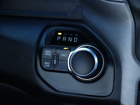 Used 2022 RAM 2500 Tradesman w/ Chrome Appearance Group image 17