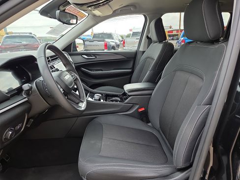 Used 2023 Jeep Grand Cherokee L Laredo AWD/4WD image 14