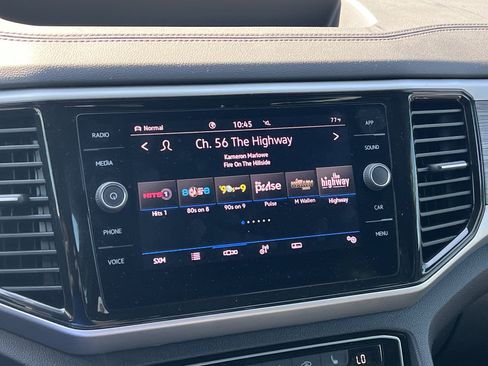 Used 2022 Volkswagen Atlas Cross Sport SE image 25