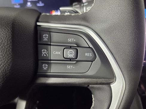 New 2026 Jeep Grand Cherokee Limited RWD image 12
