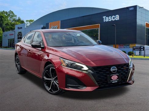 Used 2023 Nissan Altima 2.5 SR image 1