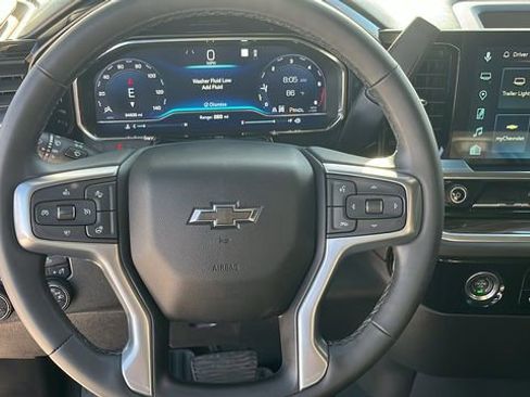 Used 2023 Chevrolet Silverado 1500 RST w/ Z71 Off-Road Package AWD/4WD image 7