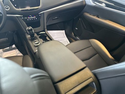 Certified 2025 Cadillac XT5 Premium Luxury AWD/4WD image 19