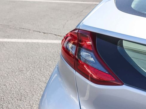 Used 2017 Hyundai Ioniq Limited w/ Ultimate Package 03 image 8