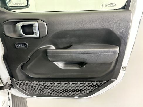 Used 2022 Jeep Gladiator Sport image 31